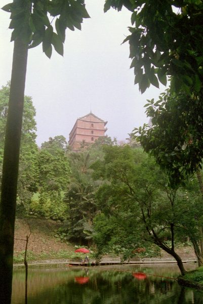 Park mit See und Pagode